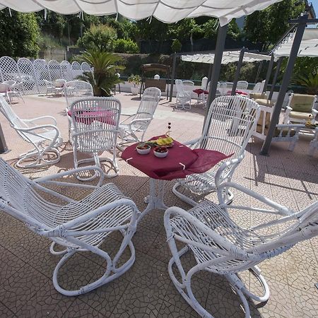 B&B Decarlo Property تروبيا المظهر الخارجي الصورة