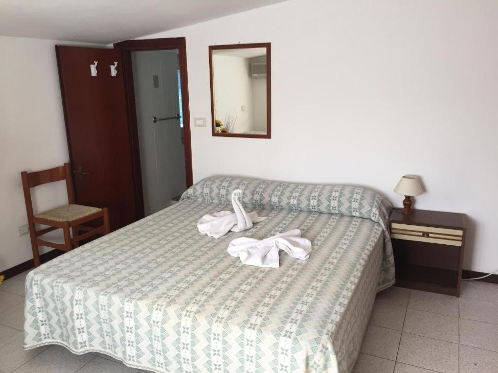 B&B Decarlo Property تروبيا المظهر الخارجي الصورة