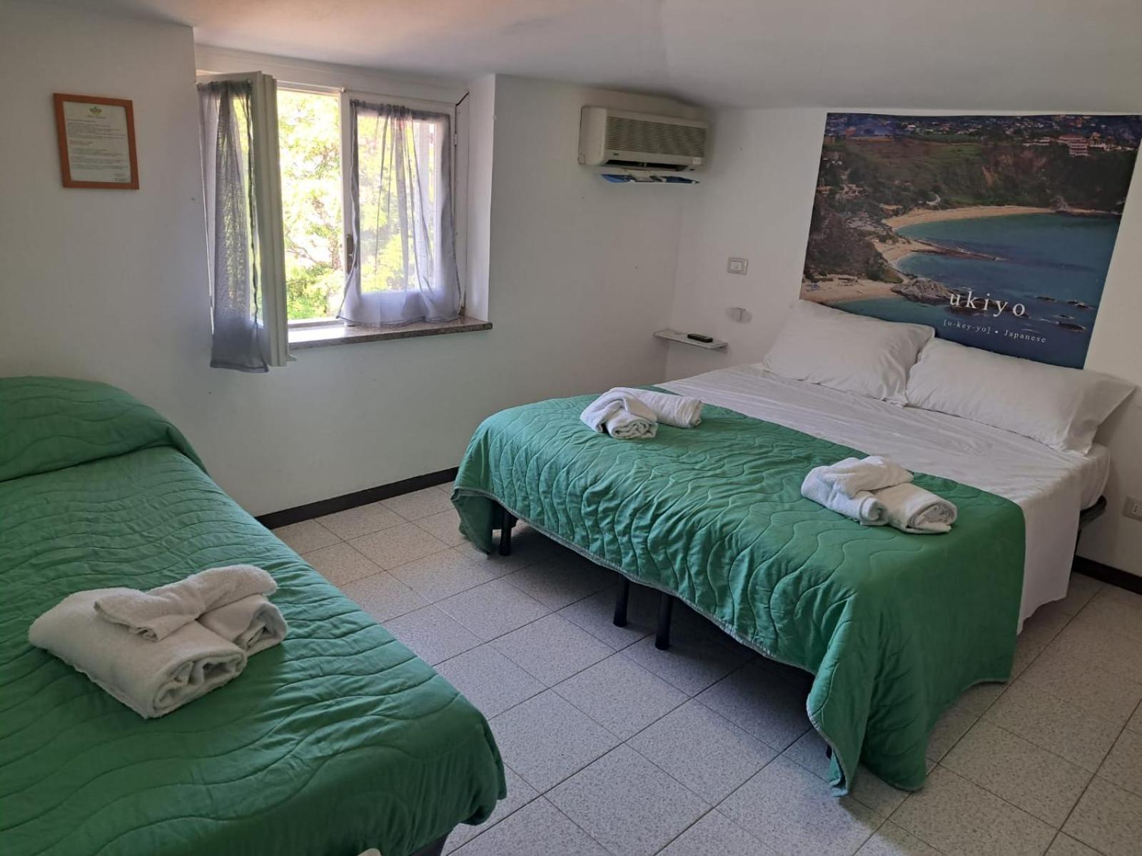 B&B Decarlo Property تروبيا المظهر الخارجي الصورة