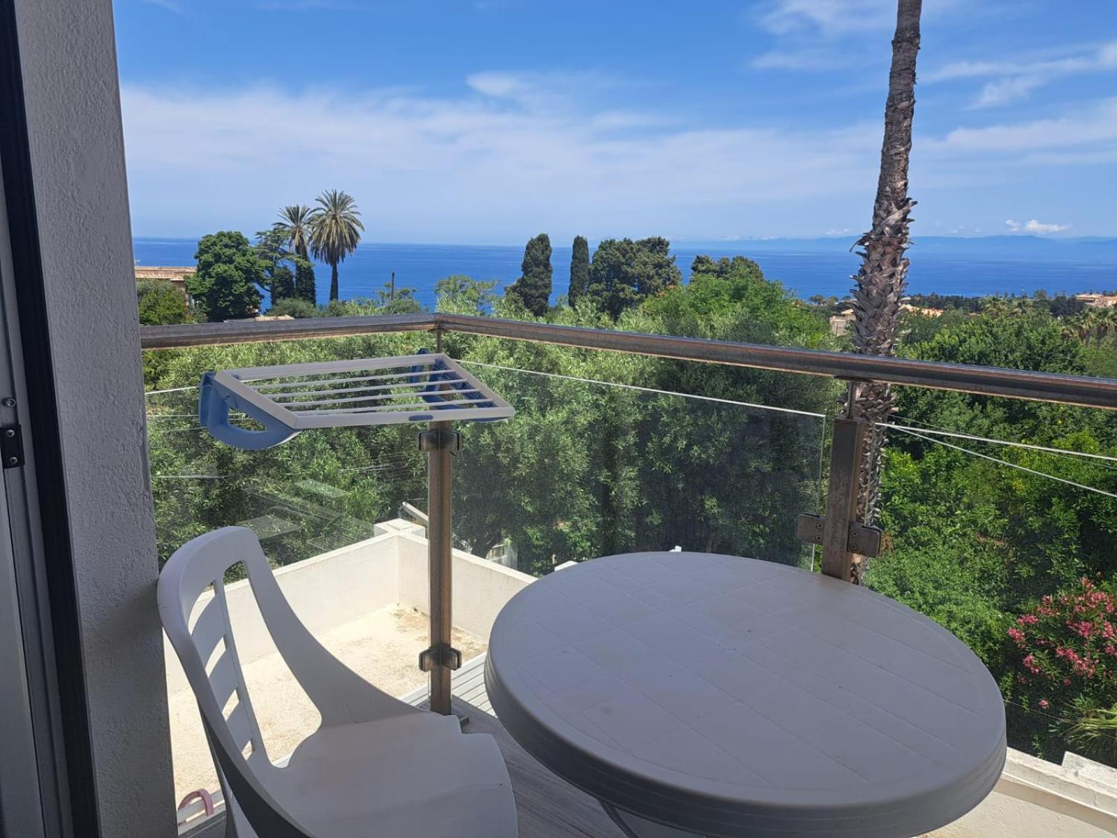 B&B Decarlo Property تروبيا المظهر الخارجي الصورة